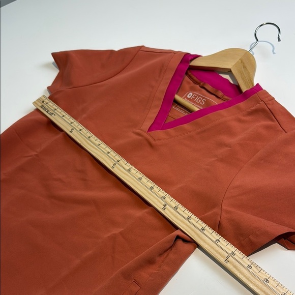 Figs Yola Top Size Extra Small Terracotta Scrubs - Picture 5 of 8